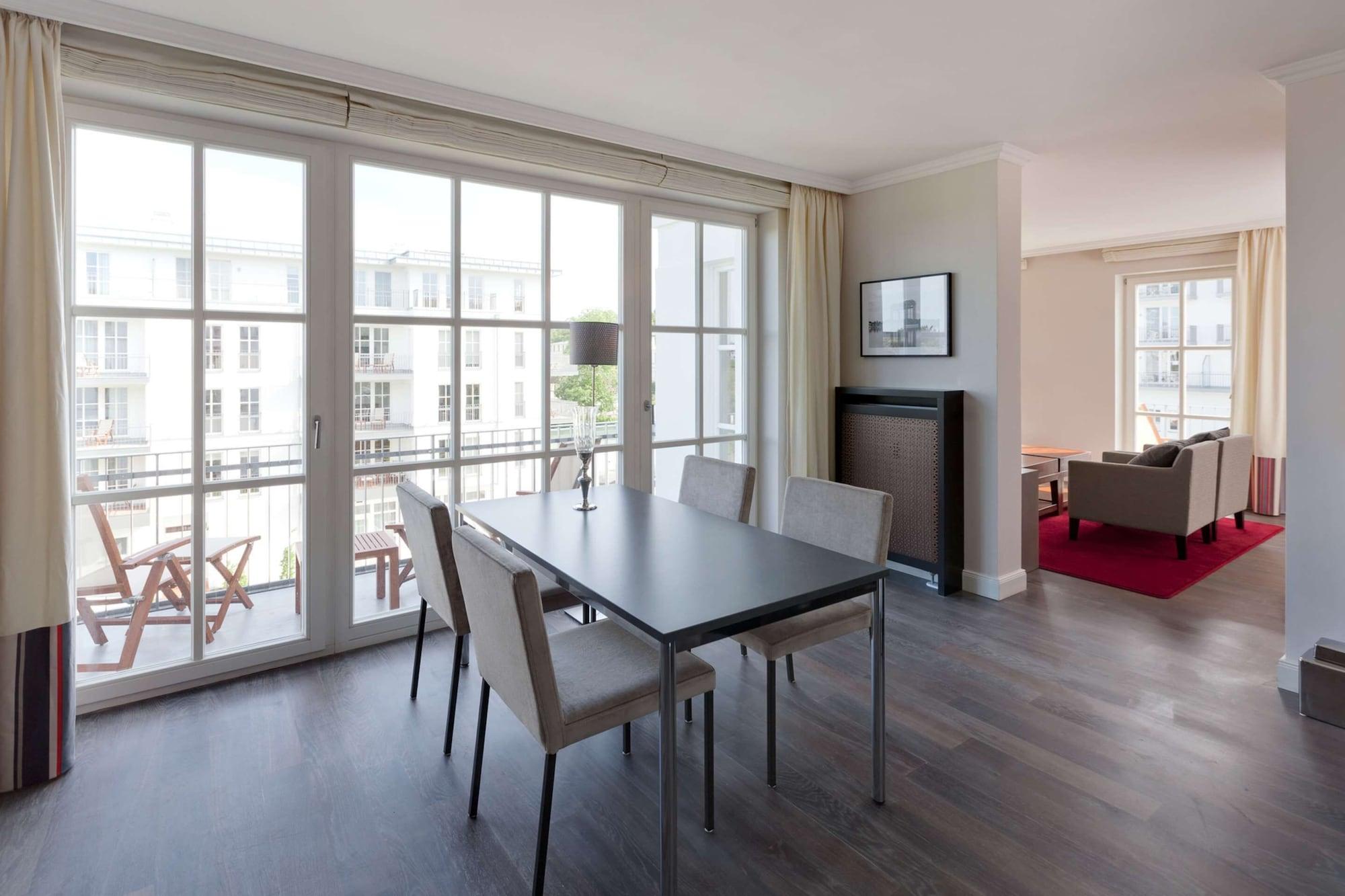Steigenberger Grandhotel & Spa Heringsdorf Luaran gambar Interior of a serviced apartment in Berlin, Germany