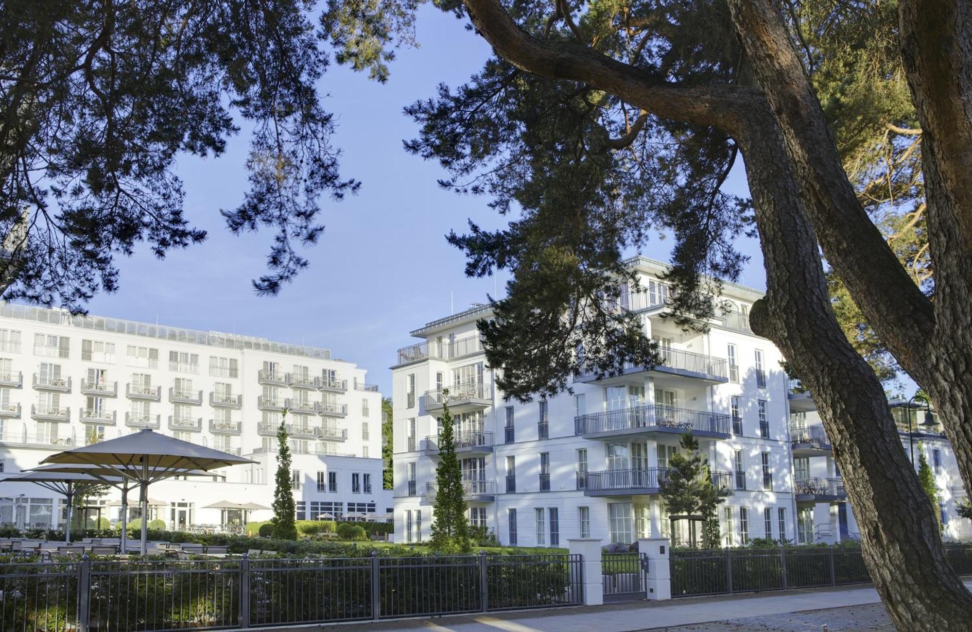 Steigenberger Grandhotel & Spa Heringsdorf Luaran gambar The new residential buildings