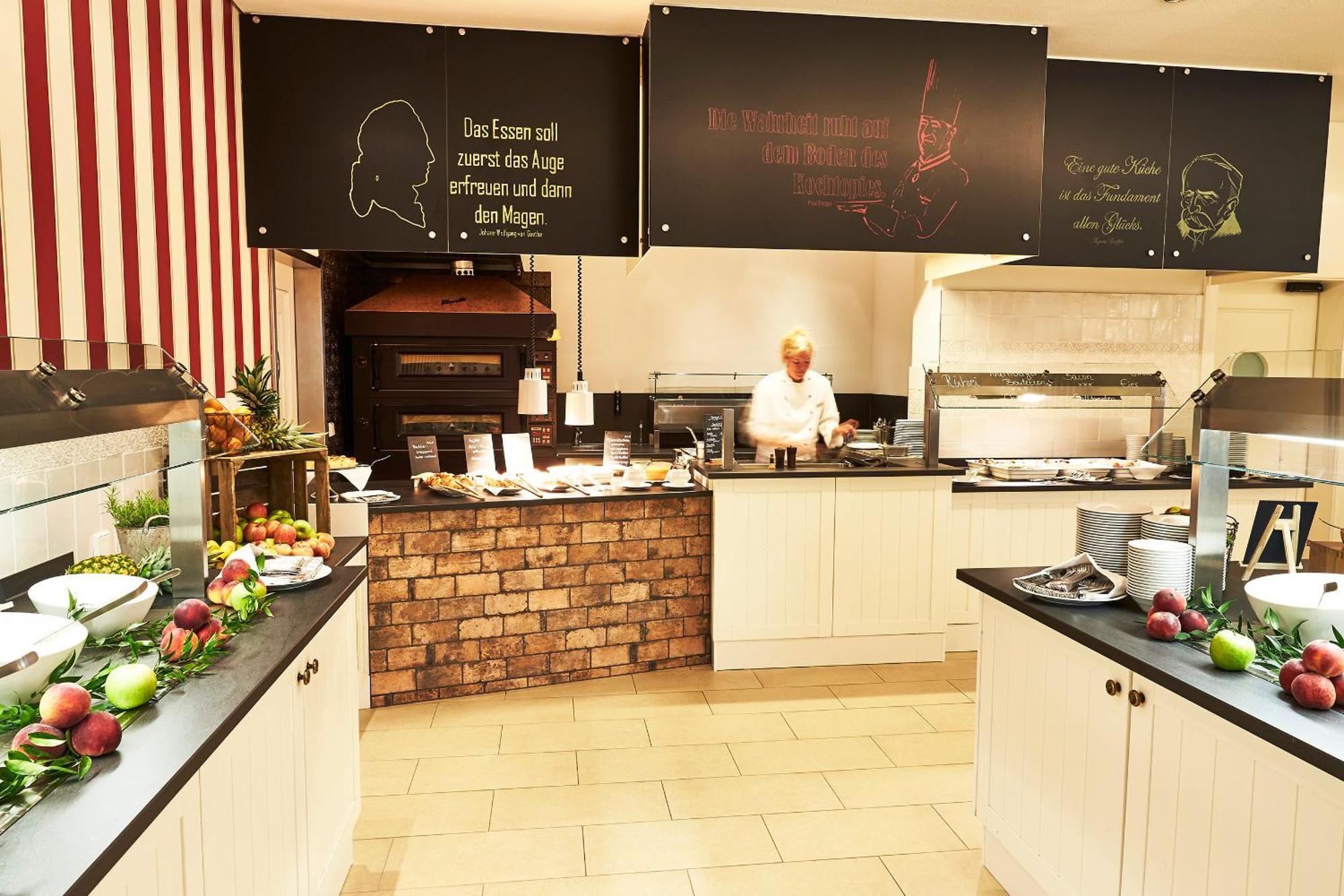 Steigenberger Grandhotel & Spa Heringsdorf Luaran gambar The kitchen of the restaurant